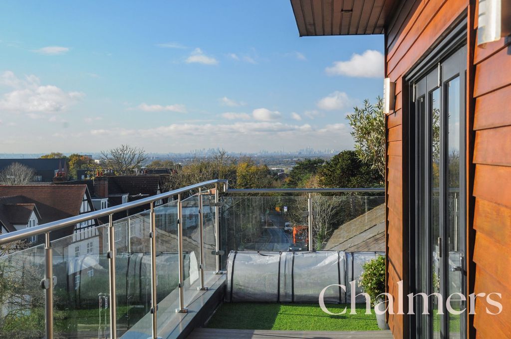 Additional image 7 of 2 bed flat for saleHigh Street, Brentwood CM14
