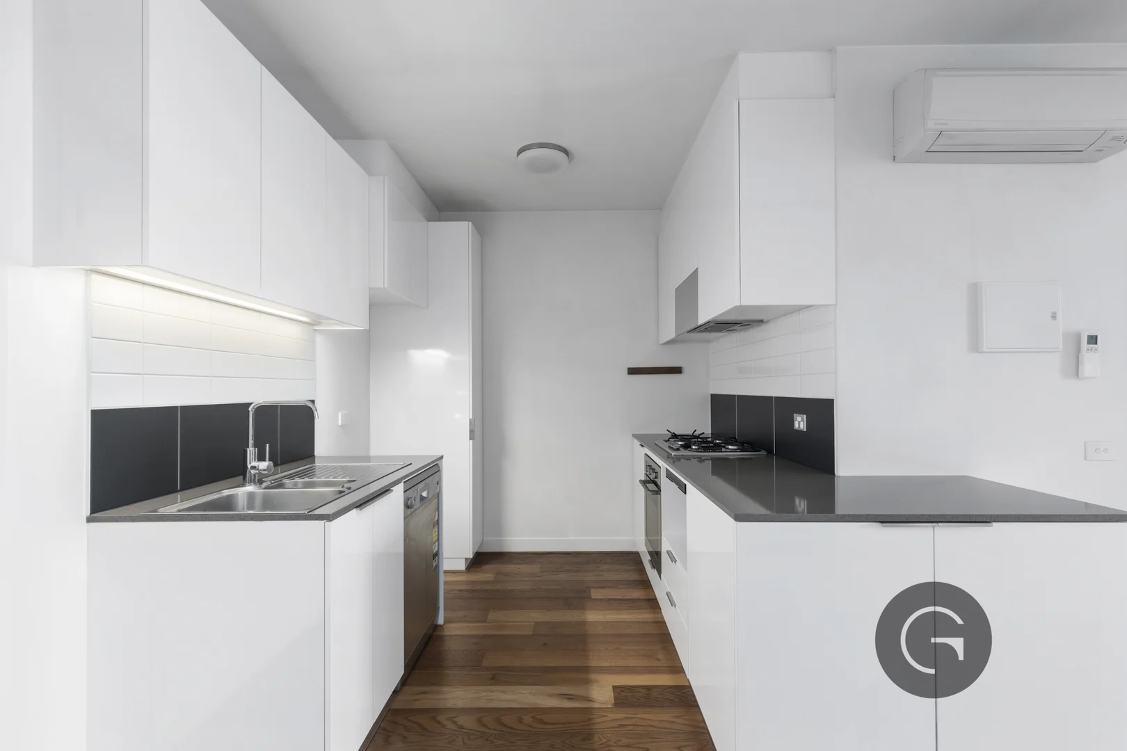 Additional image 4 of 604/12 Trenerry Crescent, Abbotsford VIC 3067
