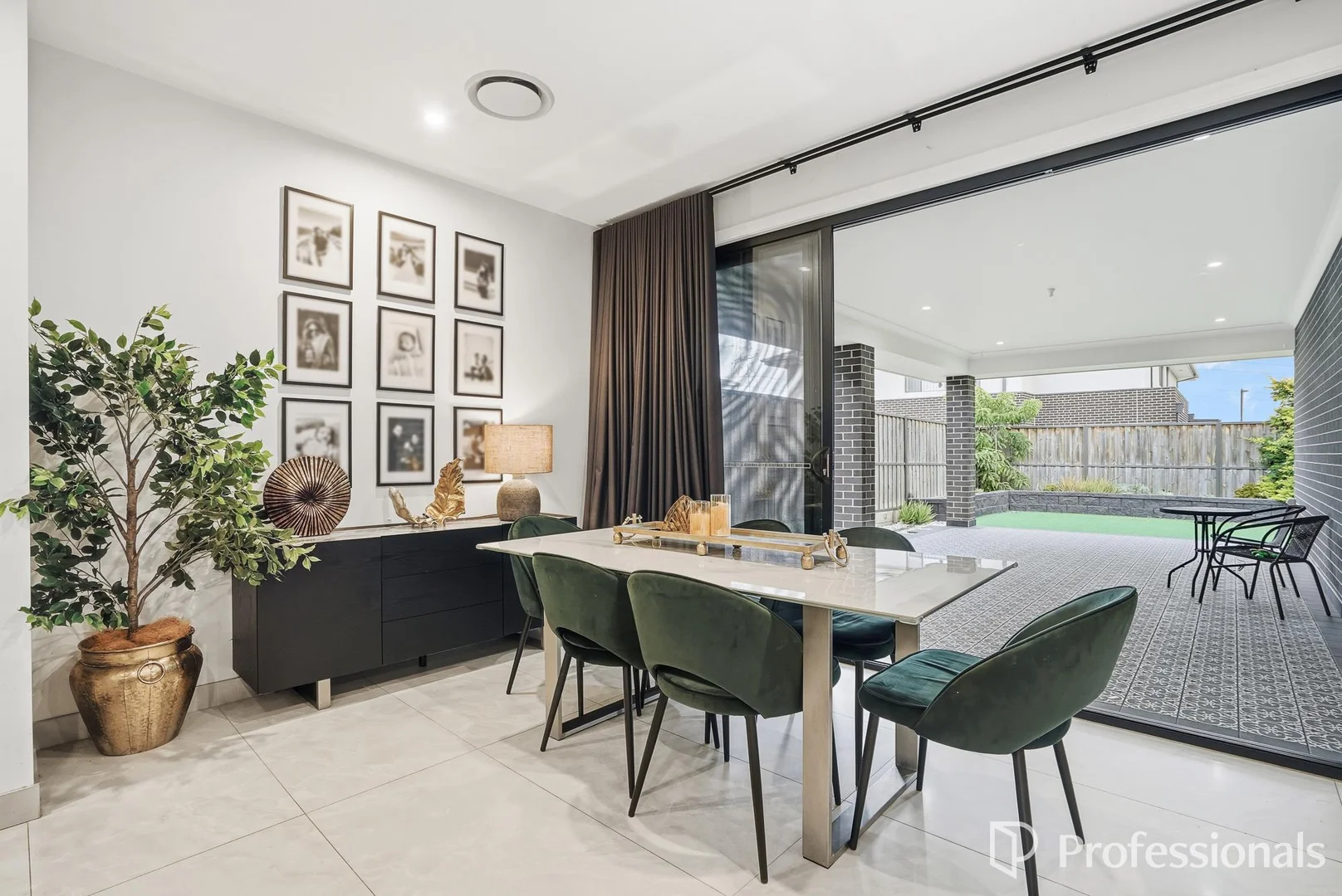 33 Hyperno Street (Gables), Box Hill NSW 2765 photo 5