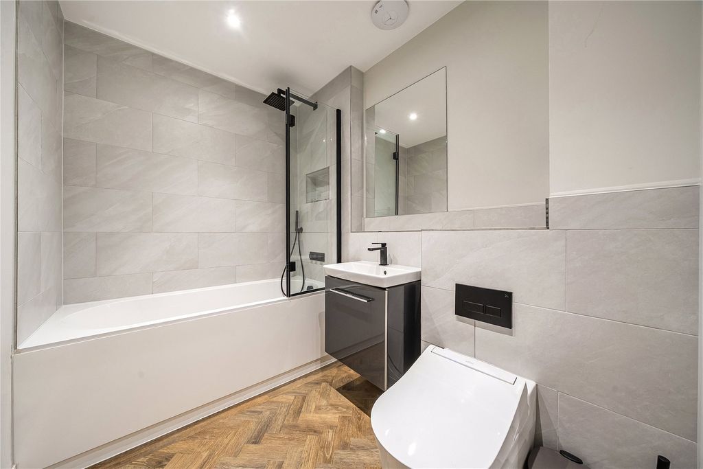 Additional image 8 of 2 bed flat for saleWoodlands Road, Bromley BR1
