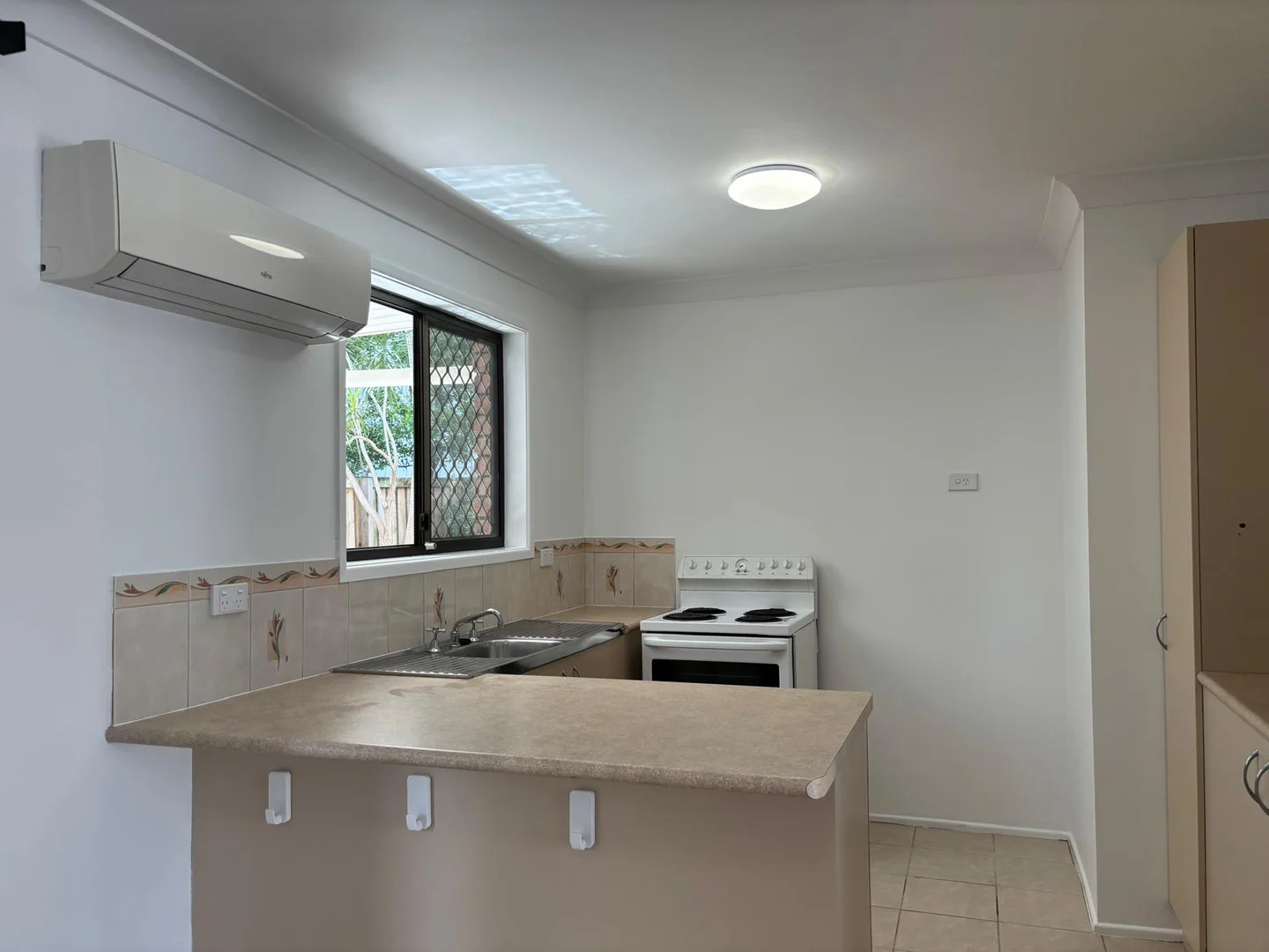 6/50 Junction Rd, Morningside QLD 4170 photo 4