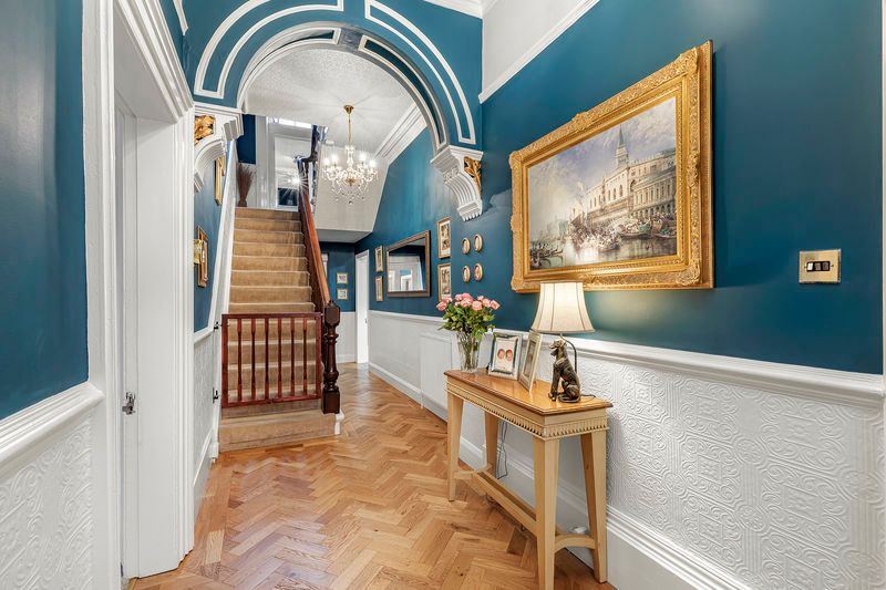 6 bed property for saleMoorside Road, Eccleshill BD2 photo 3