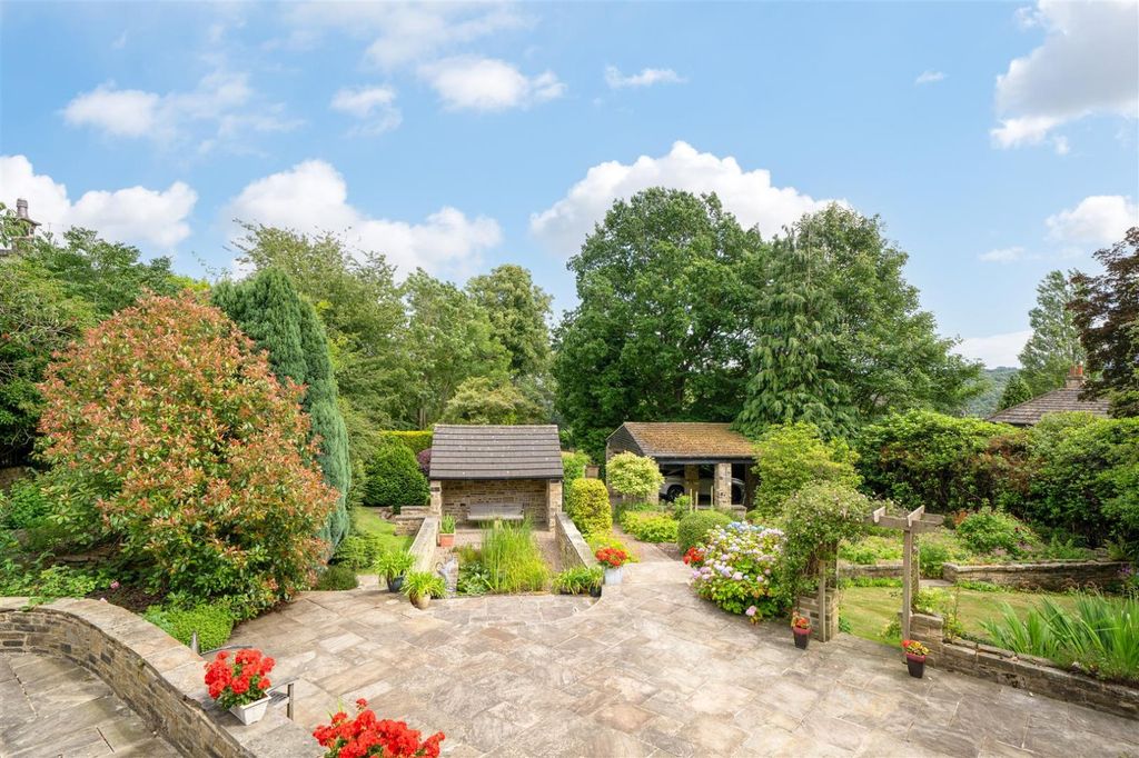 Additional image 22 of 6 bed detached house for saleAcacia Park Drive, Apperley Bridge, West Yorkshire BD10