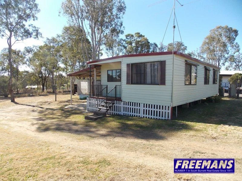 16 Deakin Crescent, Nanango QLD 4615