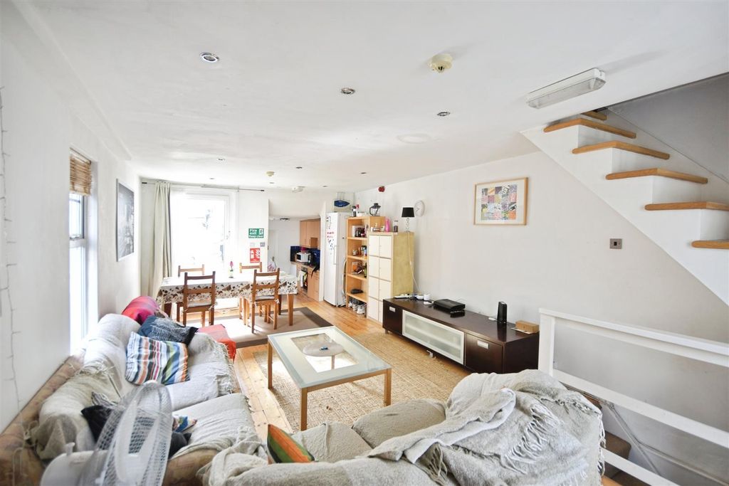 Additional image 2 of 5 bed semi-detached house for saleNew Road, Brentford TW8