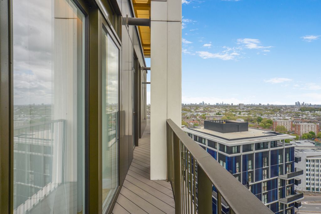 Additional image 11 of 3 bed flat for saleCascade Way, White City W12