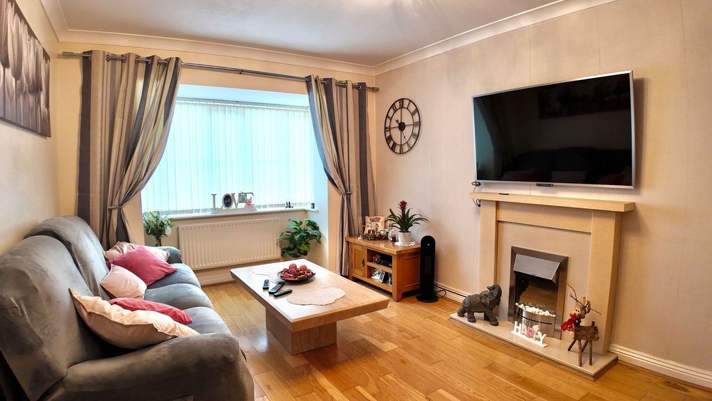 Additional image 2 of 4 bed detached house for saleClos Coed Bach, Blackwood NP12