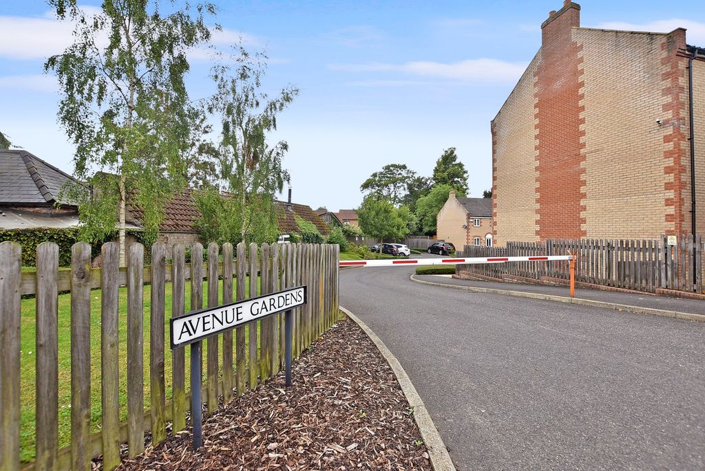 Additional image 5 of 1 bed flat for saleAvenue Gardens, Thetford IP24