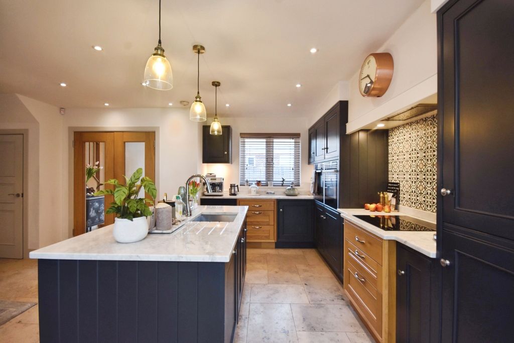 Additional image 13 of 3 bed semi-detached house for saleSeacroft Road, Broadstairs, Kent CT10