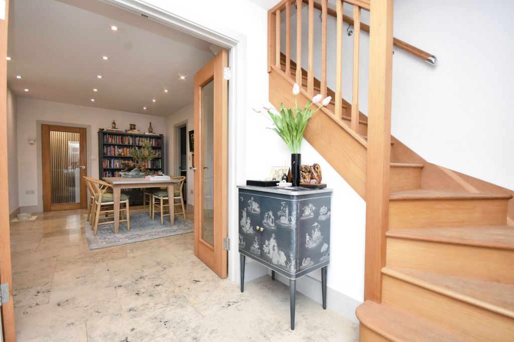 Additional image 6 of 3 bed semi-detached house for saleSeacroft Road, Broadstairs, Kent CT10