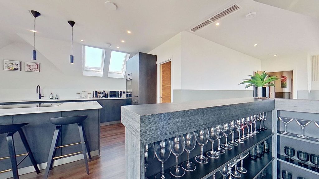 Additional image 9 of 3 bed penthouse for saleConvent Road, Broadstairs CT10