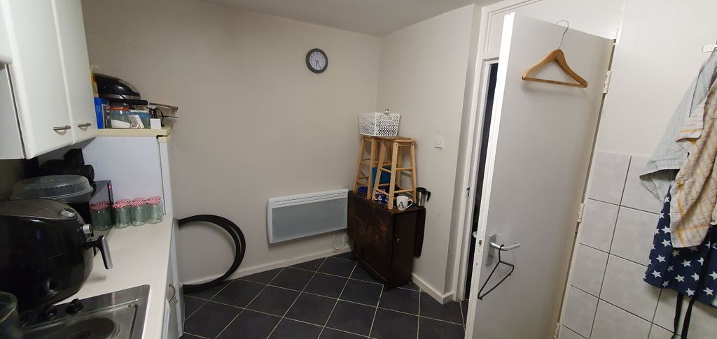 3 bed flat for saleMeadowlea, Telford TF7 photo 3