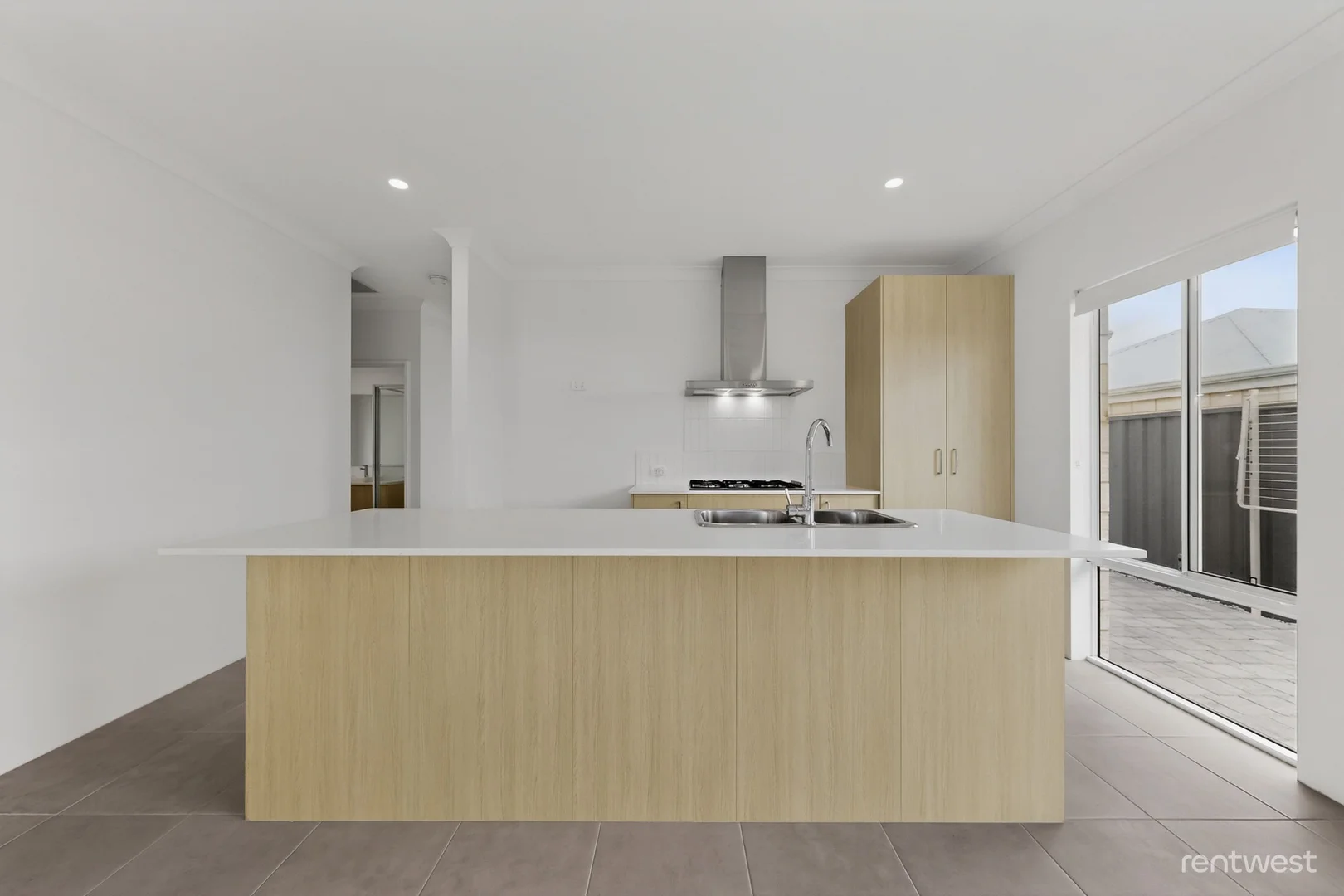 106 Elderberry Dr, Baldivis WA 6171 photo 2