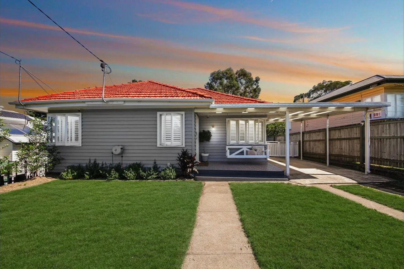 8 Zeehan Street, Wavell Heights QLD 4012 photo 2