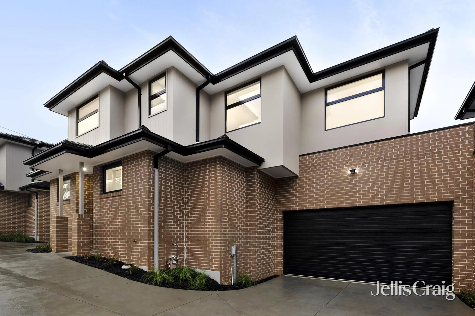 2/115 Coleman Parade, Glen Waverley VIC 3150