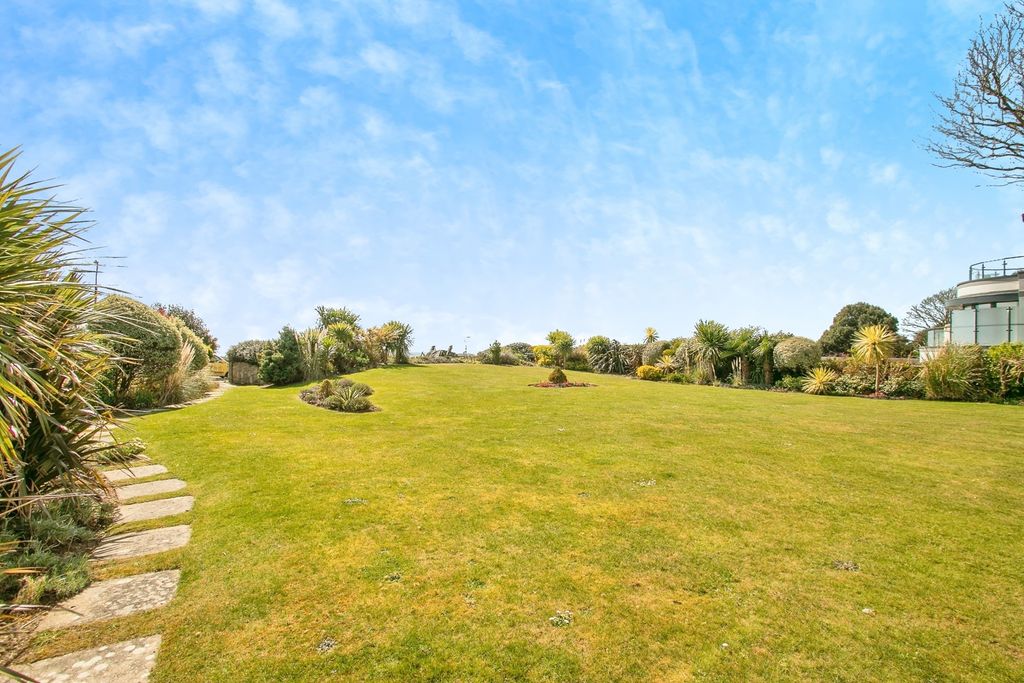 Additional image 17 of 3 bed flat for saleGrove Road, Bournemouth, Dorset BH1