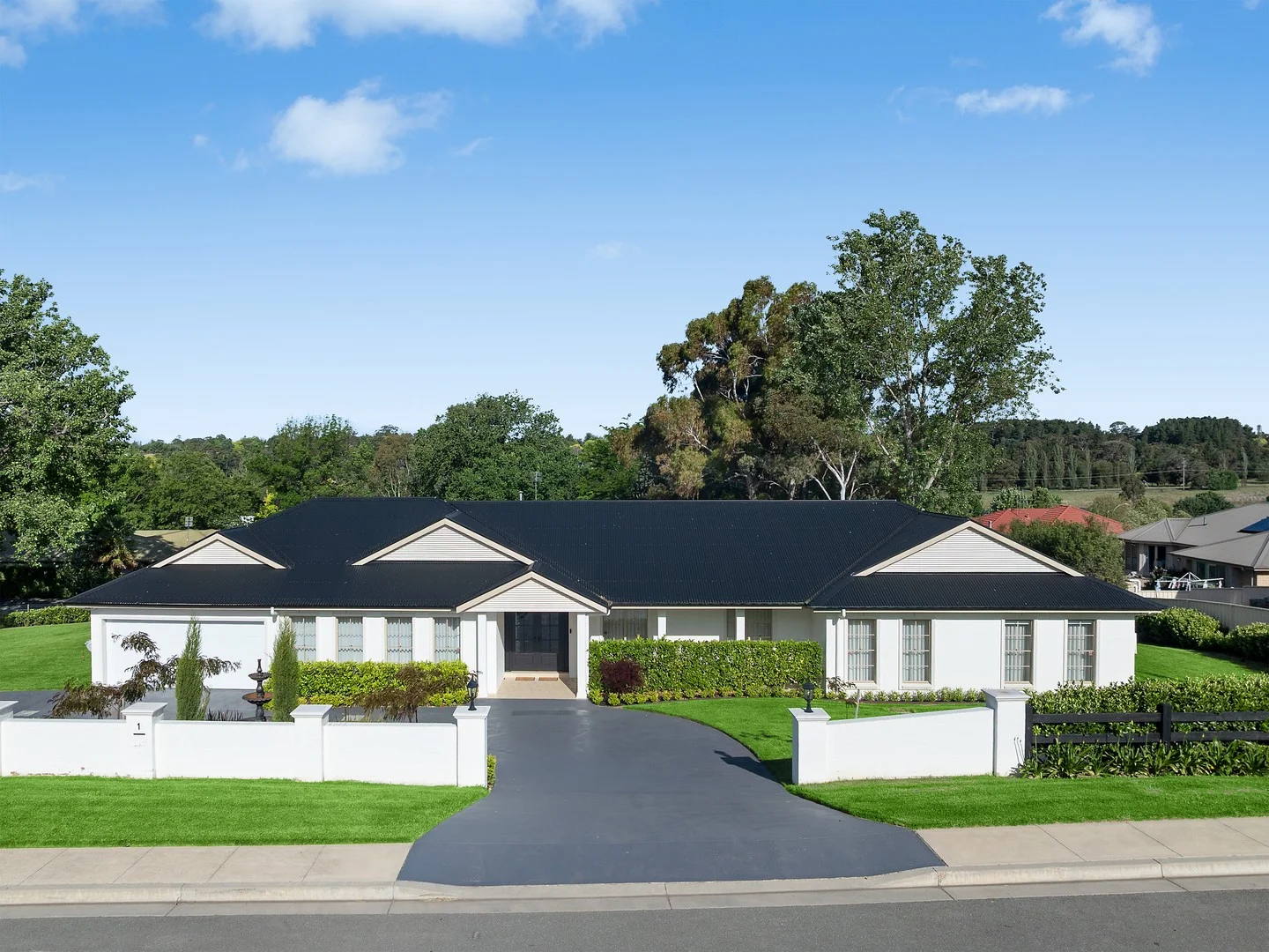 1 Yackerboon Place, Orange NSW 2800