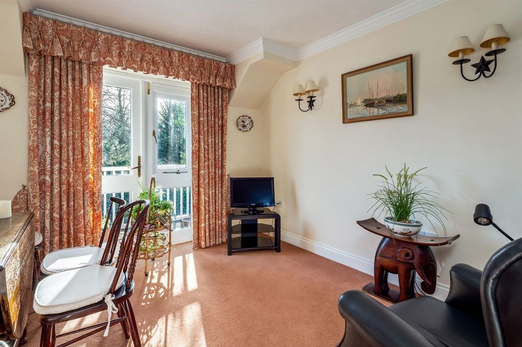 Additional image 6 of 2 bed flat for saleShirleys Drive, Prestbury SK10