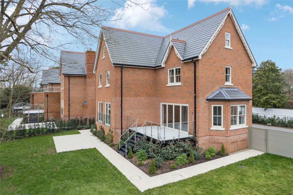 Additional image 16 of 6 bed detached house for saleThe Old Nursery, Hedsor Road, Bourne End, Buckinghamshire SL8