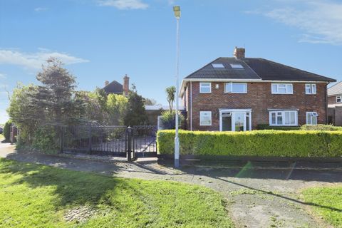 Lunt Road, Liverpool L29