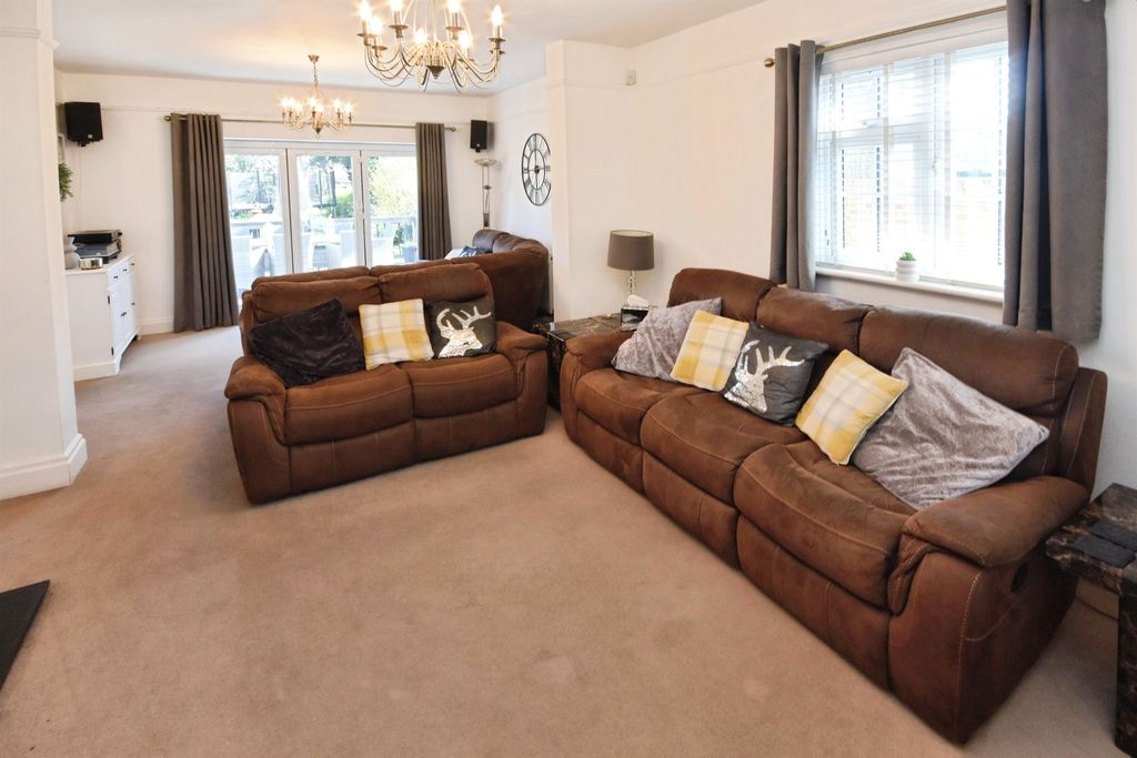 Additional image 6 of 6 bed detached house for saleSt. Peters Close, Braintree CM7