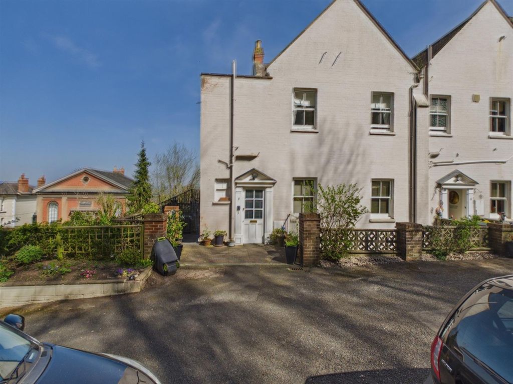 3 bed flat for saleCowleigh Road, Malvern WR14