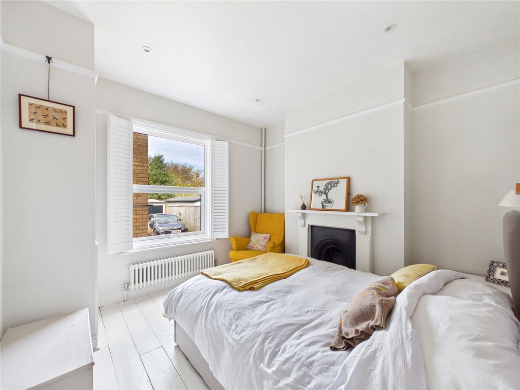 Additional image 13 of 2 bed flat for saleHamilton Gardens, Felixstowe, Suffolk IP11