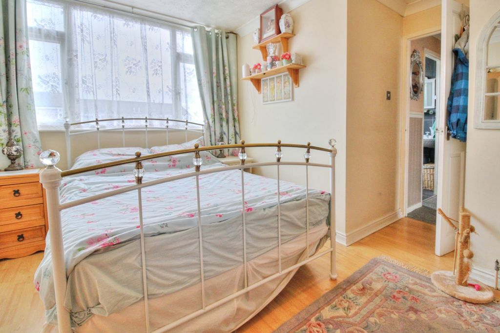 Additional image 12 of 3 bed semi-detached house for saleChurchill Way, Brackley NN13