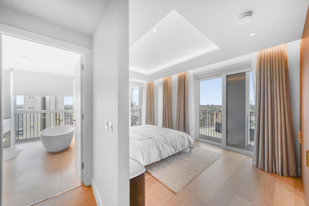 Additional image 4 of 3 bed flat for saleCascade Way, White City W12