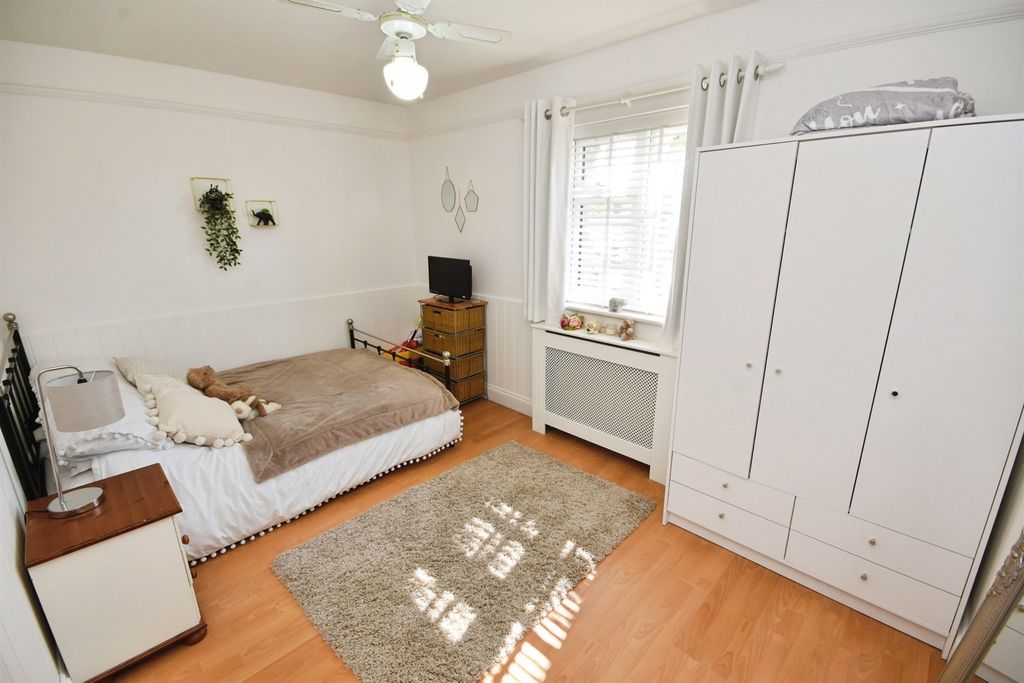 Additional image 16 of 6 bed detached house for saleSt. Peters Close, Braintree CM7