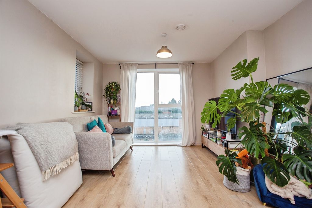 Additional image 3 of 2 bed flat for saleManor Way, Borehamwood WD6