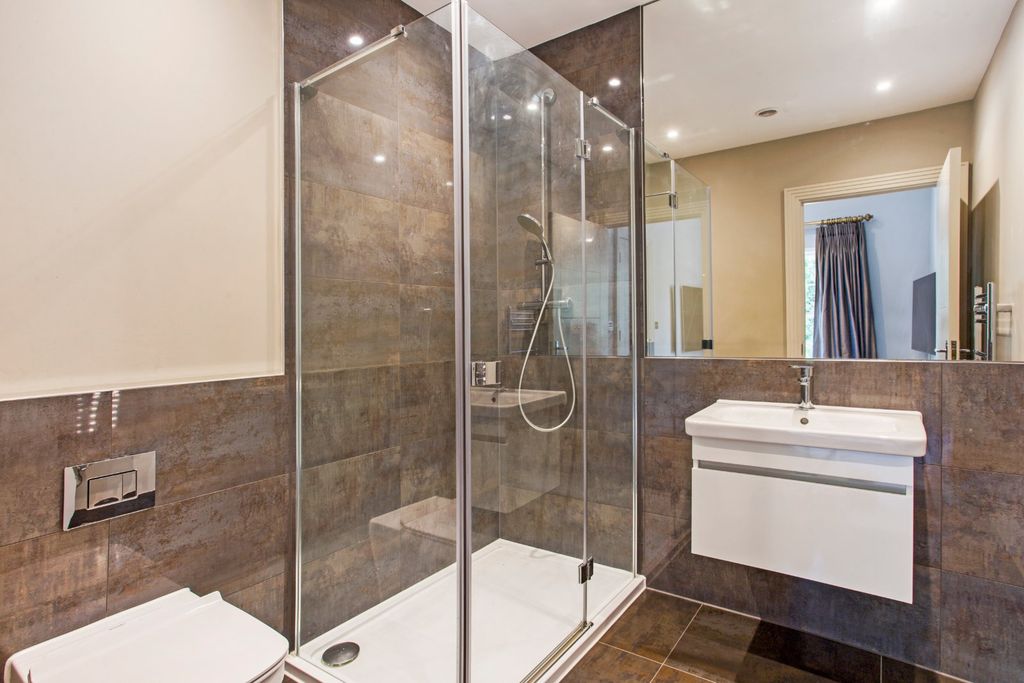 Additional image 18 of 5 bed detached house for saleHawthorn Hill, Warfield, Bracknell, Berkshire RG42