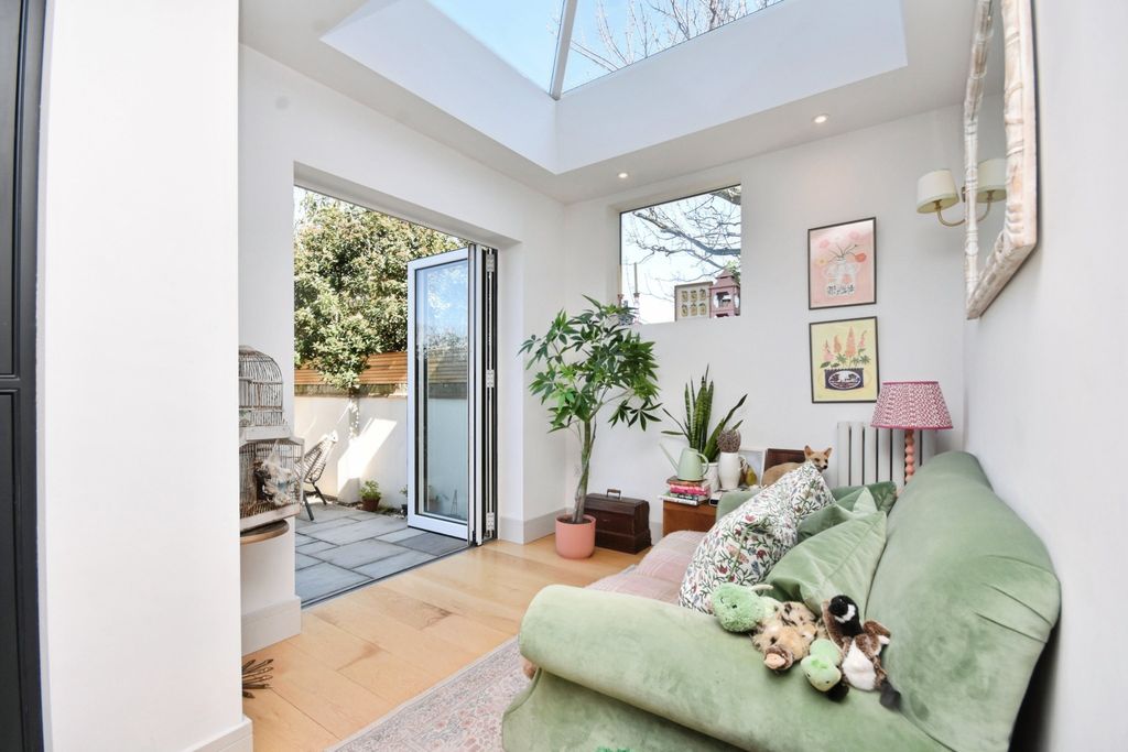 Additional image 14 of 3 bed semi-detached house for saleSeacroft Road, Broadstairs, Kent CT10