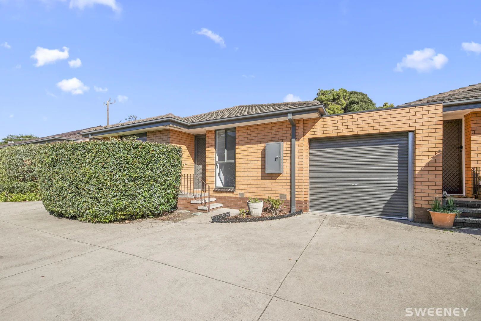 2/2 Corrigan Avenue, Brooklyn VIC 3012 photo 2