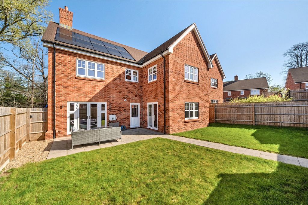 Additional image 7 of 4 bed detached house for saleGale Gardens, Hayley Green, Warfield, Bracknell RG42