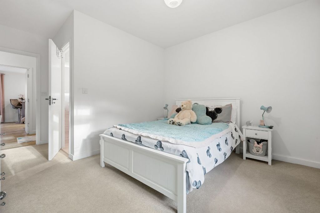 Additional image 11 of 2 bed flat for saleKestrel Close, Brentwood CM15