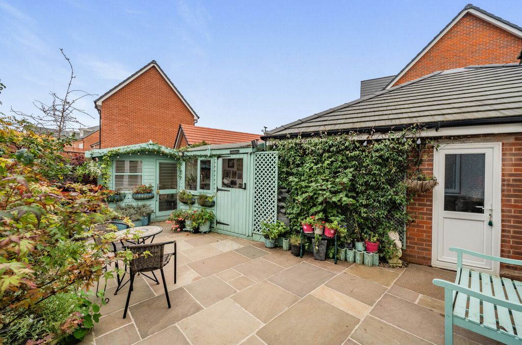 Additional image 9 of 4 bed detached house for saleSt. Georges Park, Binfield, Bracknell, Berkshire RG42