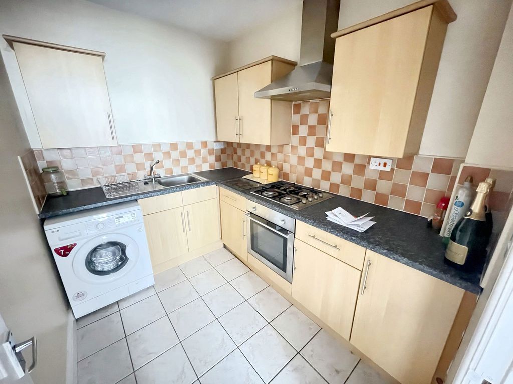 2 bed flat for saleArnold Street, Boldon Colliery NE35 photo 4