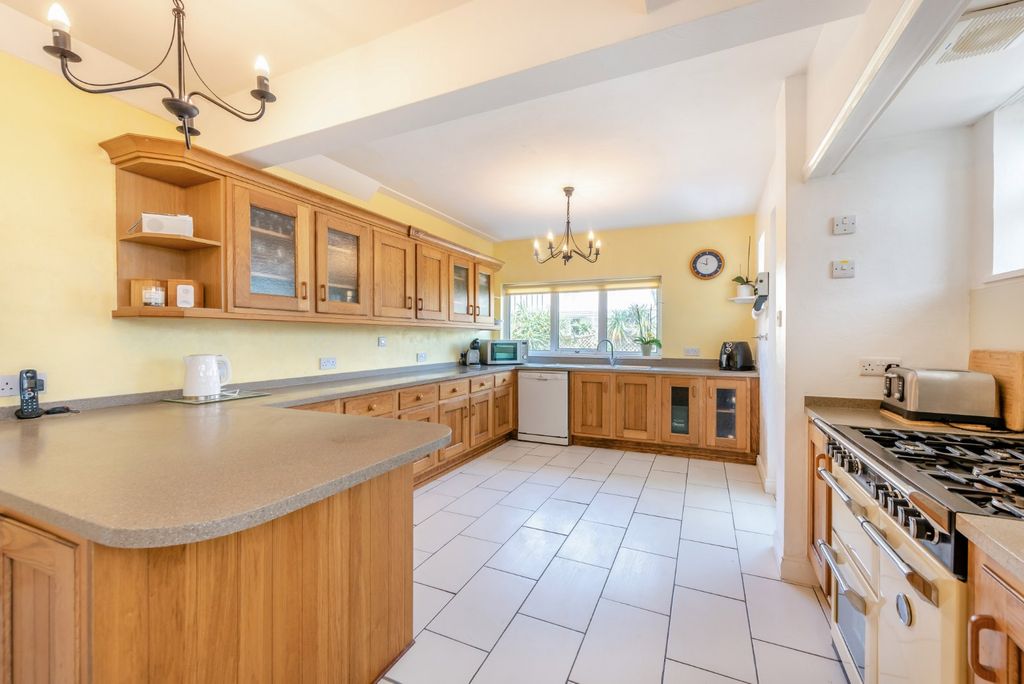 Additional image 14 of 5 bed detached house for saleAldwick Avenue, Aldwick, West Sussex PO21