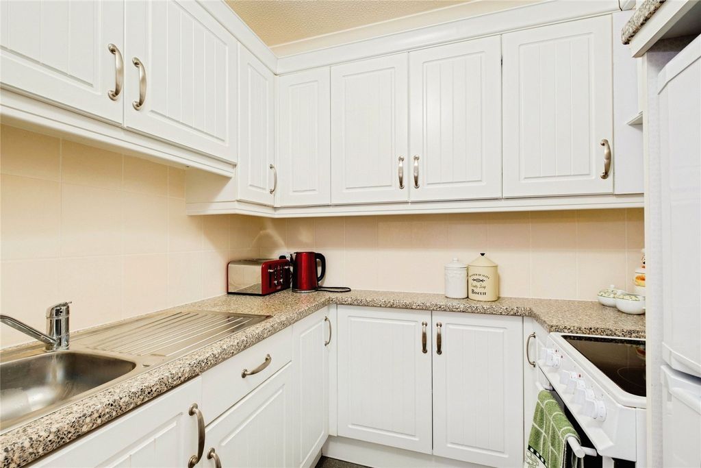 1 bed flat for saleHomecorfe House, Broadstone BH18