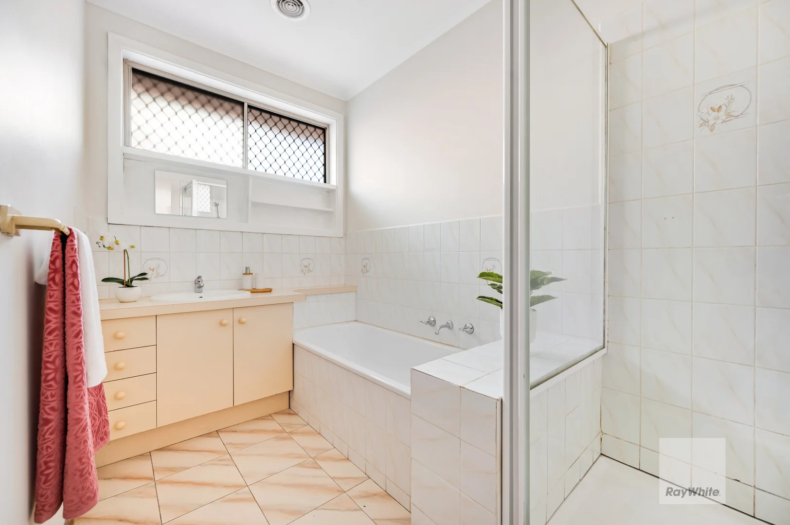 Additional image 12 of 1/98 Lenoak Street, Gladstone Park VIC 3043