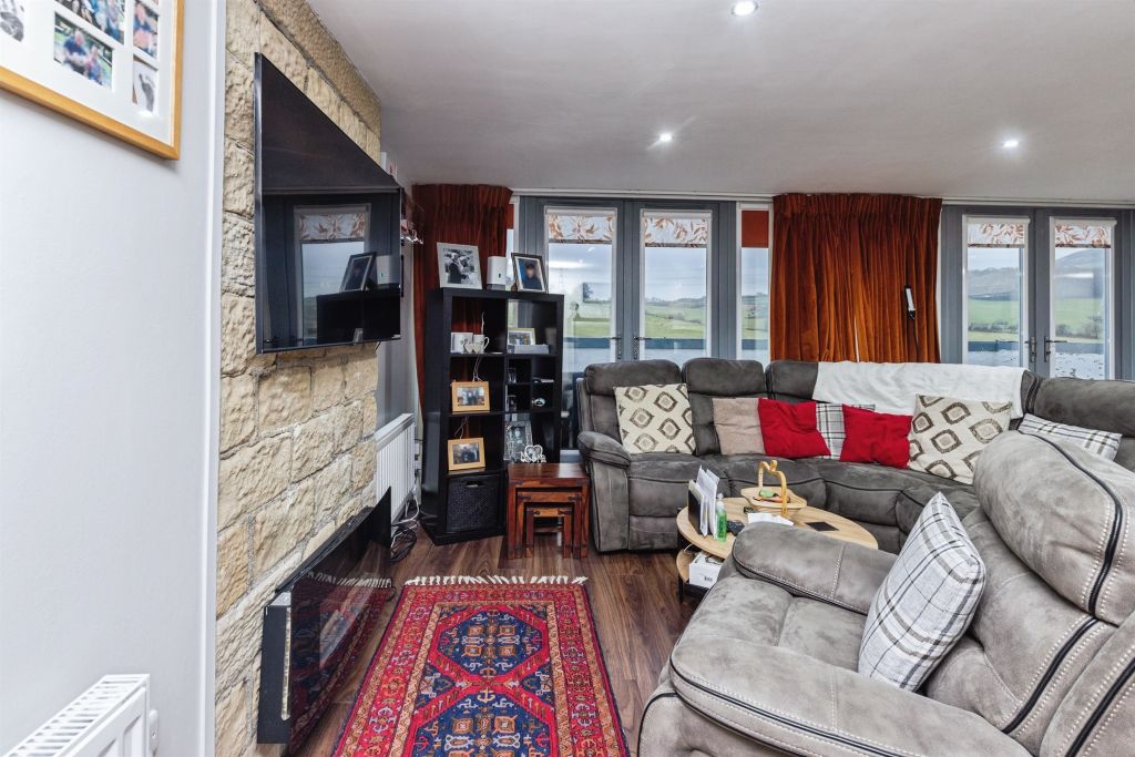 Additional image 2 of 2 bed flat for salePark Road, Elland HX5