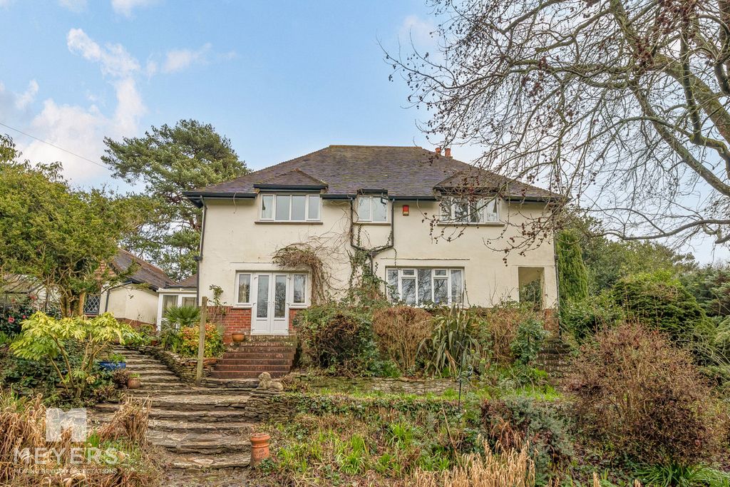 4 bed detached house for saleHigher Blandford Road, Broadstone, 9 BH18