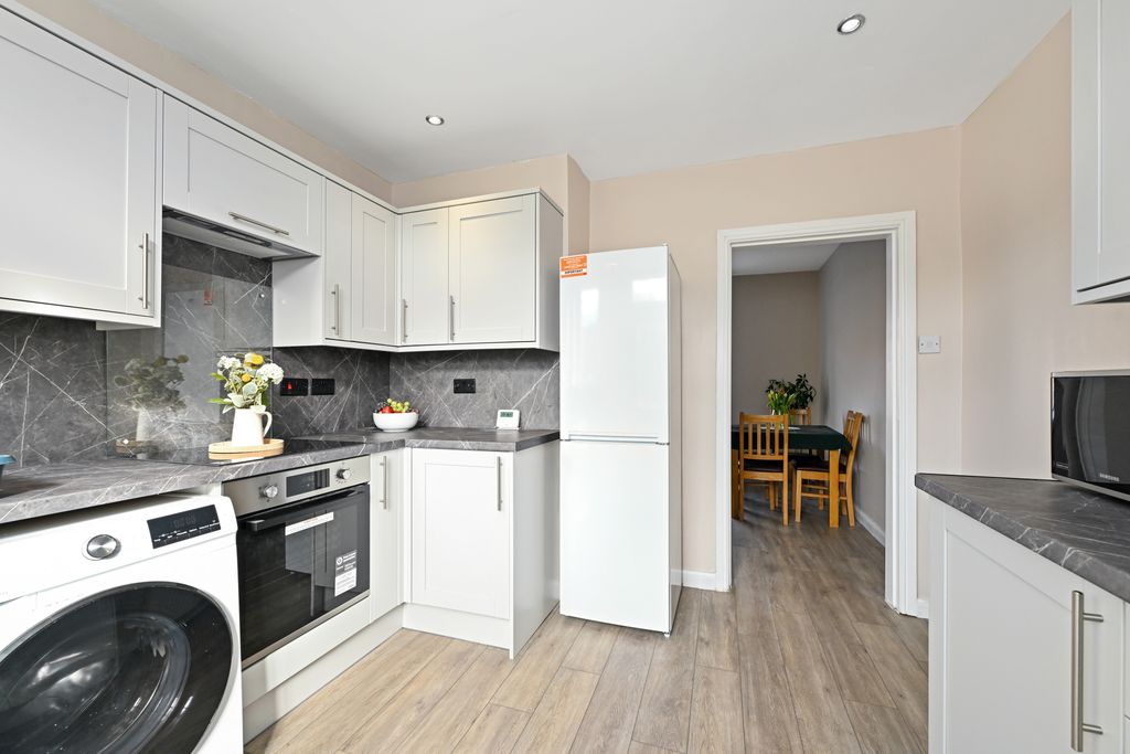 Additional image 5 of 2 bed flat for sale17 Moorfoot View, Bonnyrigg EH19