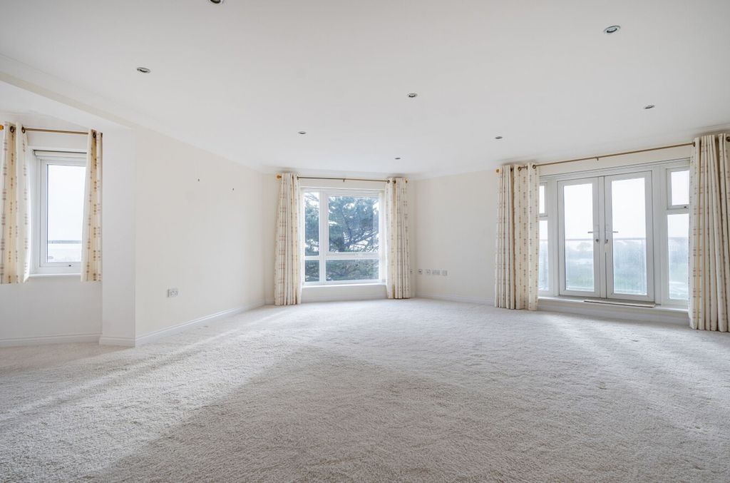 Additional image 6 of 2 bed flat for saleKings Parade, Bognor Regis PO21