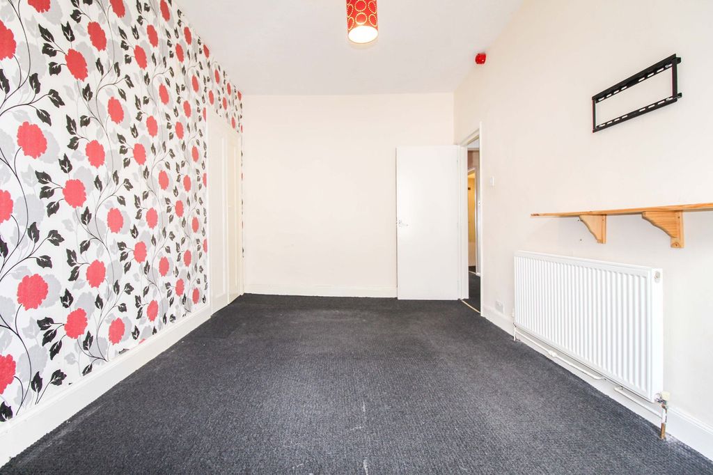 2 bed flat for sale16A High Street, Ilfracombe, Devon EX34 photo 5
