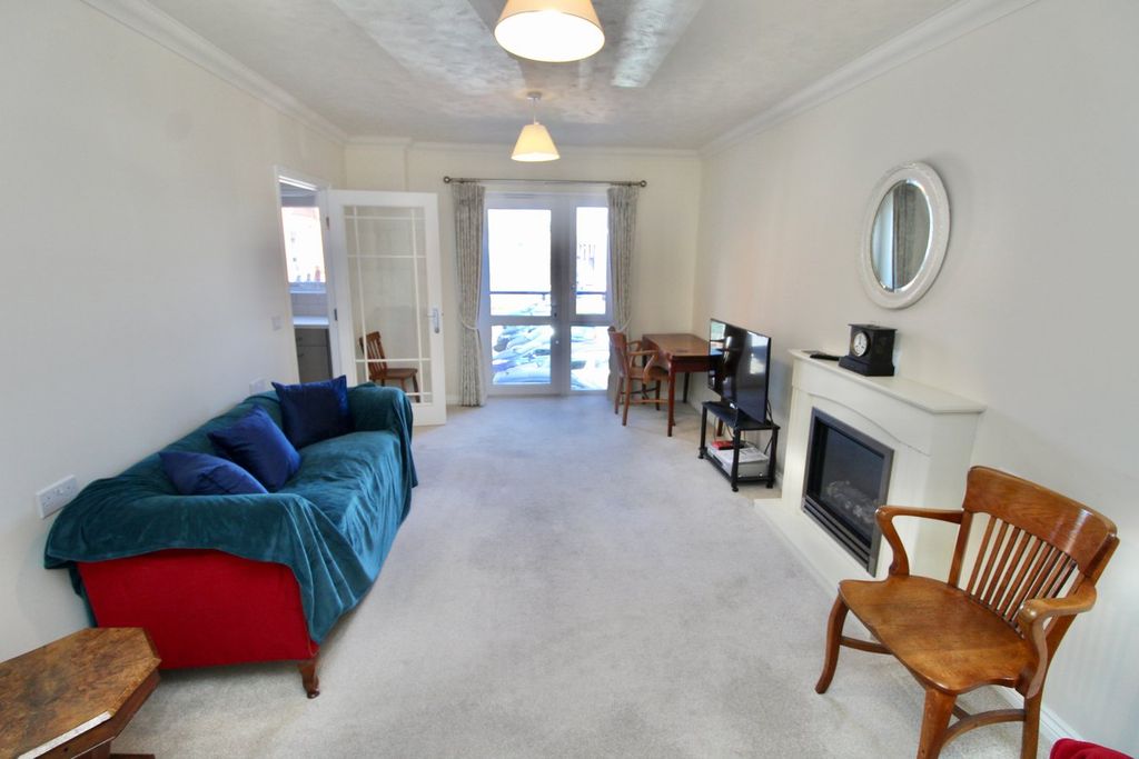 Additional image 3 of 1 bed property for saleNorth Close, Lymington SO41