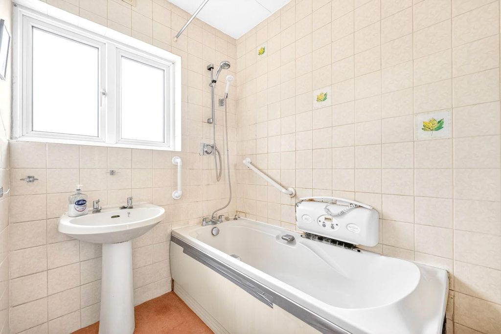 Additional image 14 of 3 bed semi-detached house for saleBoston Gardens, Brentford TW8