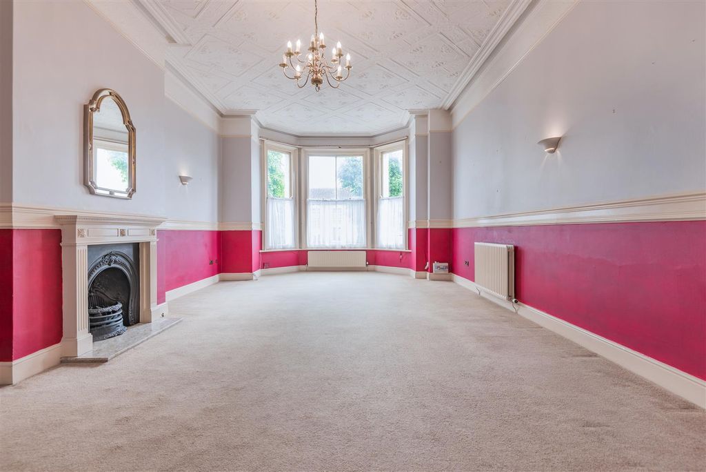 Additional image 3 of 1 bed flat for saleHigh Street, Newnham GL14