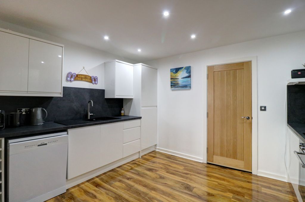 Additional image 6 of 2 bed flat for saleNew South Promenade, Blackpool FY4